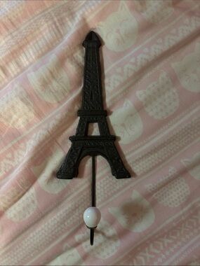 Paris Eiffel Tower hook